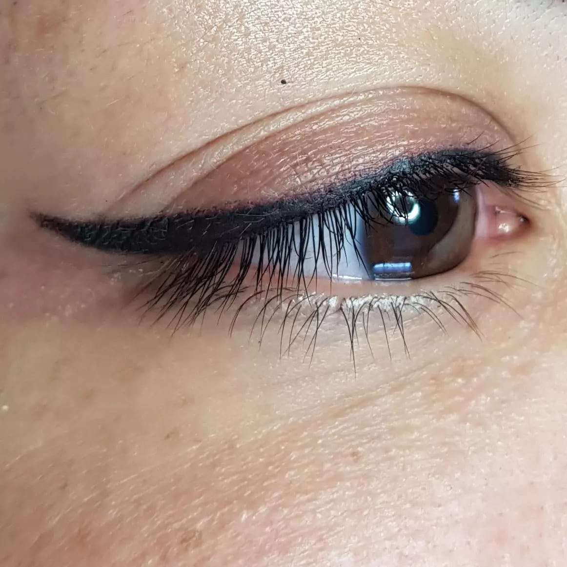 Kalıcı Eyeliner & Dipliner sonucu, İzmir Bornova'daki stüdyodan