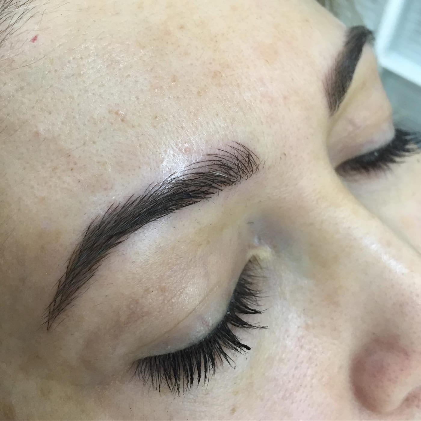 Microblading (Kıl Tekniği) sonucu, İzmir Bornova'daki stüdyodan